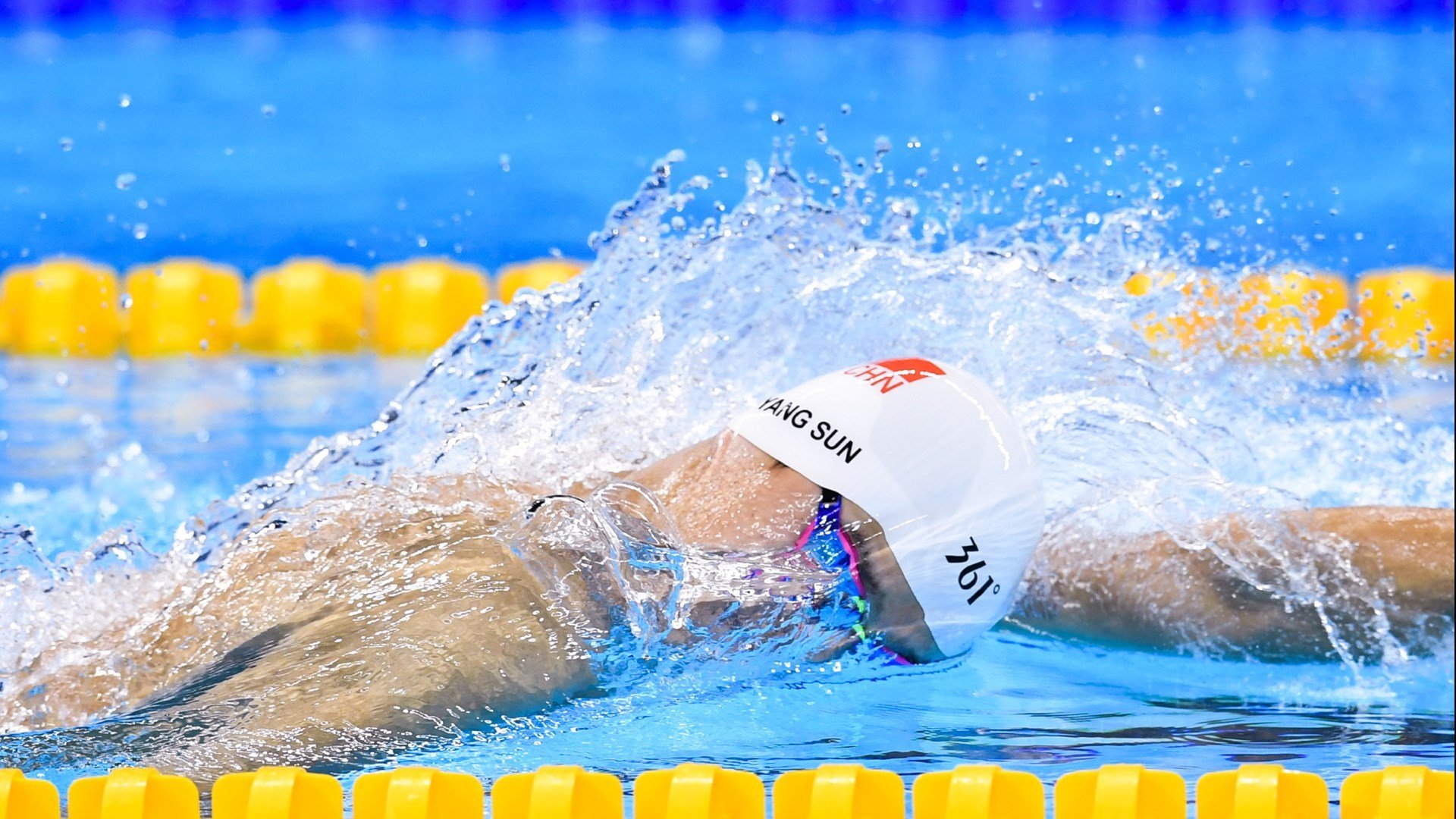 富安健洋冠军级表现，洪都拉斯巅峰对决胜出智利